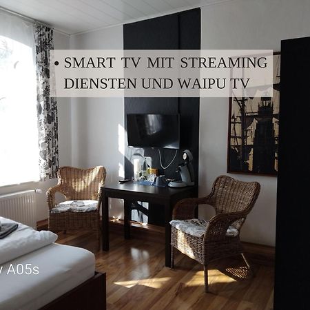 Haus Krabbe Zimmer Ohne Kueche, Fuer 1-2 Personen, Doppelbett, Zentral Gelegen Zwischen Cuxhaven Und Bremerhaven, Hunde Kostenfrei Willkommen, Kostenfreier Parkplatz Wremen Exterior foto